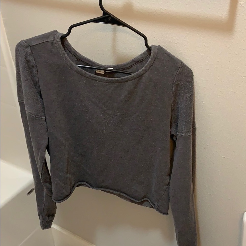 long sleeve cropped shirt